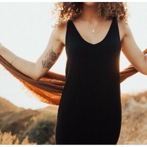 Carly Jean Los Angeles Black Maxi Dress